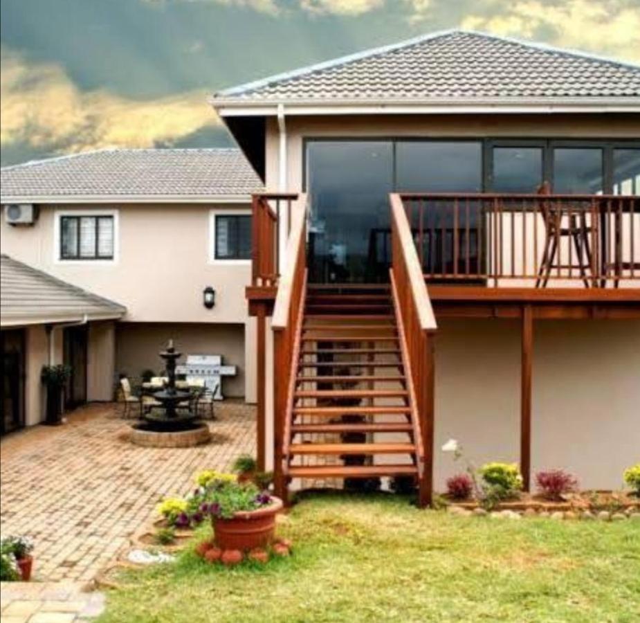 Avalon Guest House Amanzimtoti Bagian luar foto