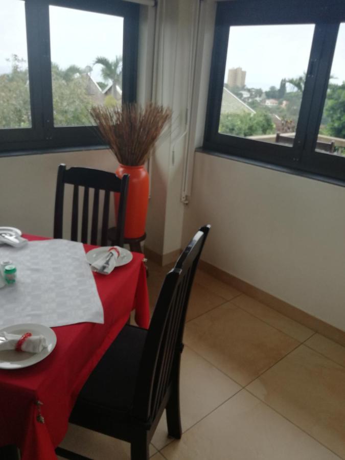 Avalon Guest House Amanzimtoti Bagian luar foto