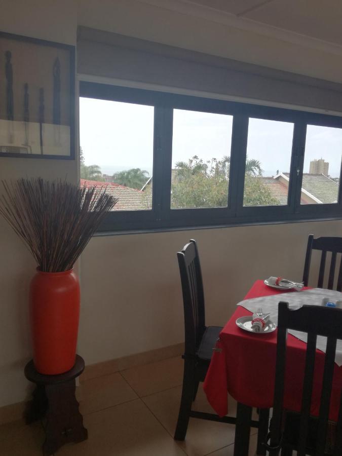 Avalon Guest House Amanzimtoti Bagian luar foto