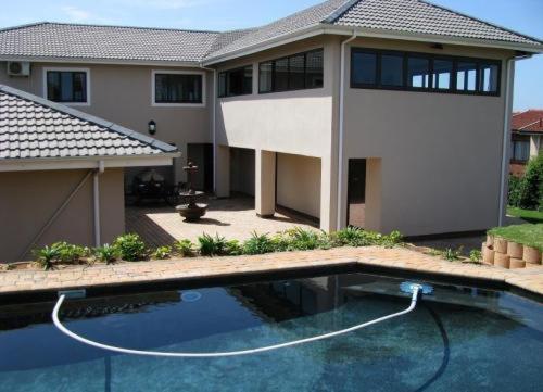 Avalon Guest House Amanzimtoti Bagian luar foto