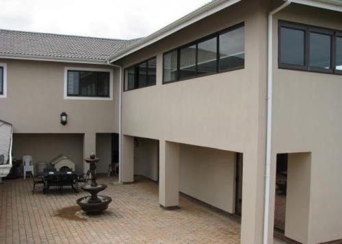 Avalon Guest House Amanzimtoti Bagian luar foto