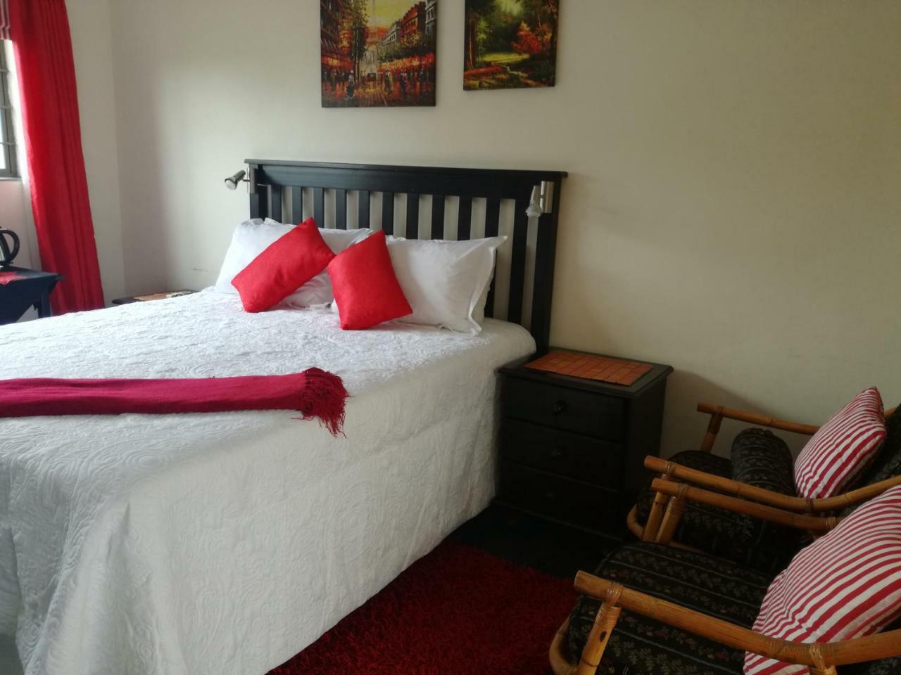 Avalon Guest House Amanzimtoti Bagian luar foto