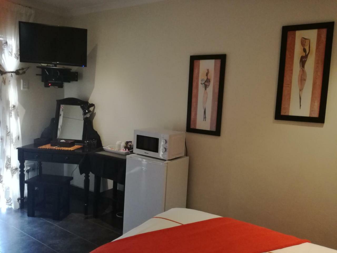 Avalon Guest House Amanzimtoti Bagian luar foto